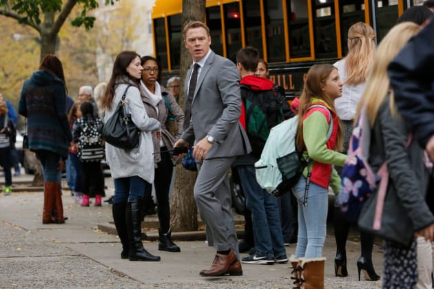 Ressler spots a clue - The Blacklist Season 4 Episode 10