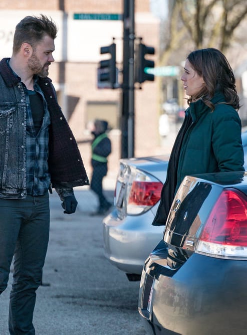 Shoulder the Cry On - Chicago PD Season 6 Episode 19