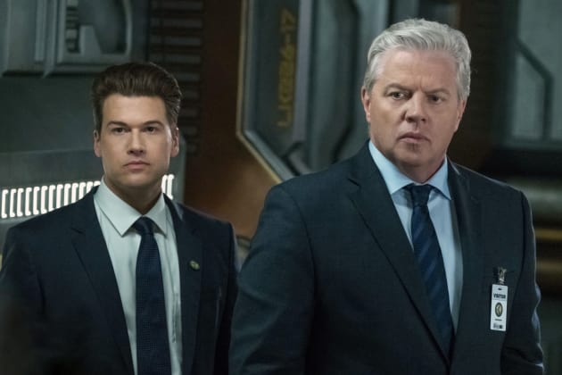 Nate Steps In - DC's Legends of Tomorrow