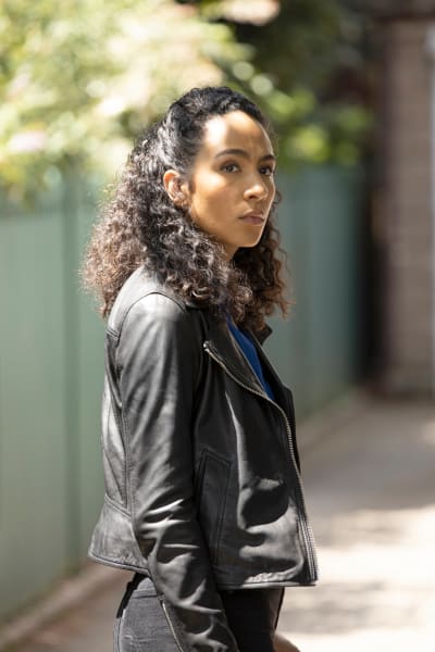 Dani Strikes a Pose - Prodigal Son Season 1 Episode 3