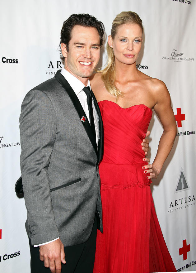 Mark-Paul Gosselaar and Catriona McGinn Photo
