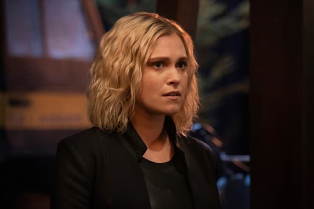 Clarke Learns New Information - The 100