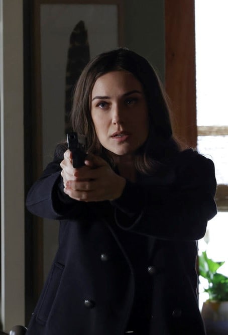 Liz Has a Gun -- Tall - The Blacklist Season 8 Episode 14