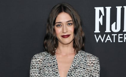 Castle Rock: Lizzy Caplan Cast as Young Annie Wilkes for Misery-Themed Season 2