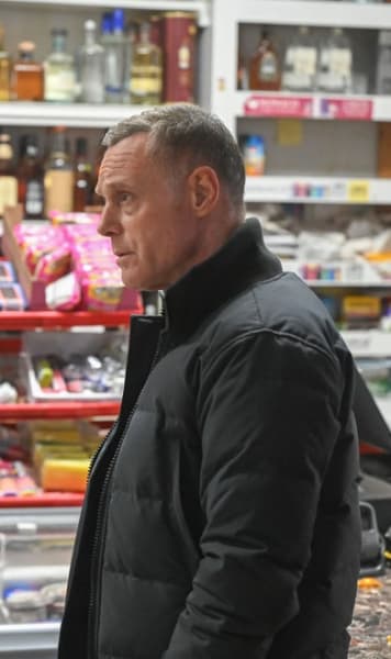Voight and Candy -tall - Chicago PD Season 10 Episode 17