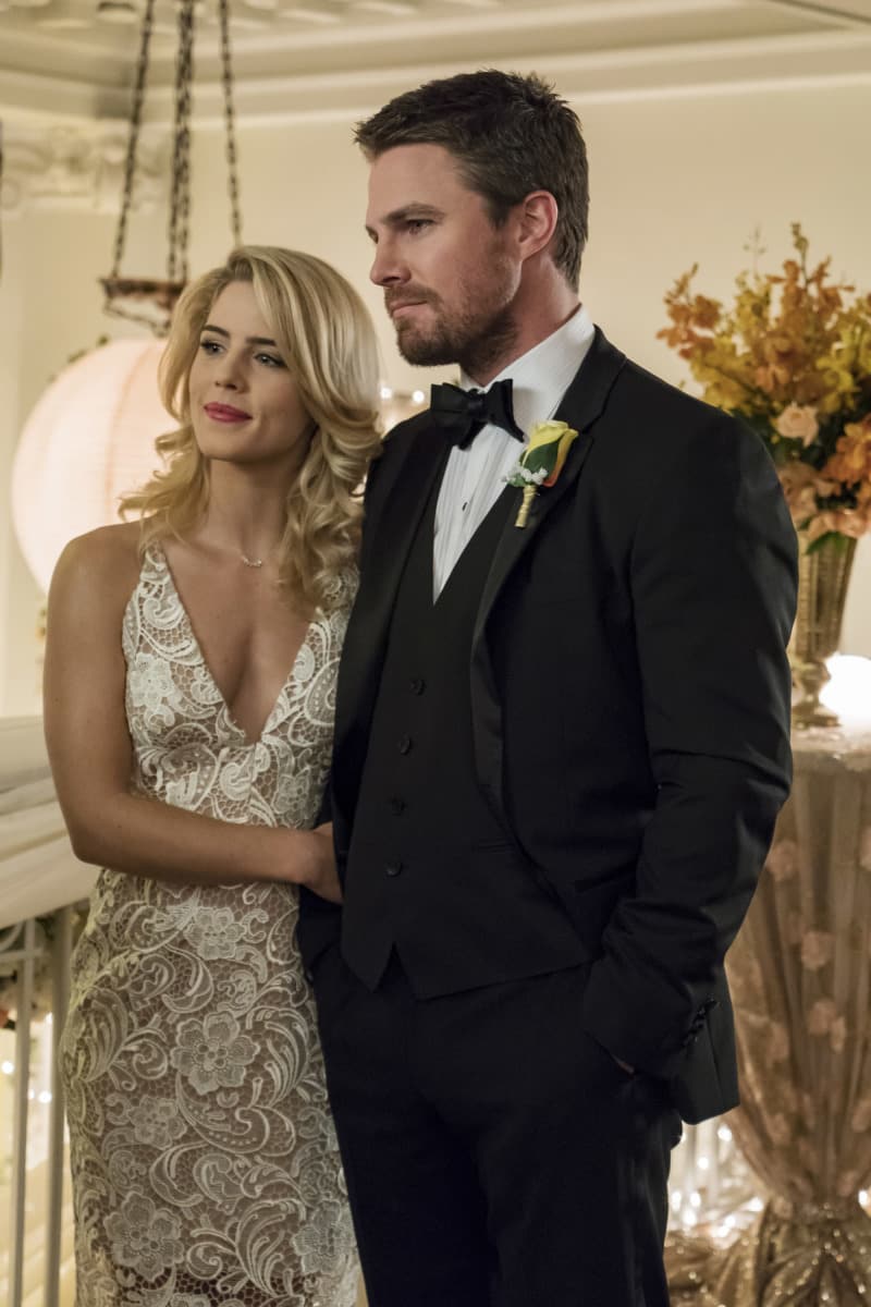 robe Felicity Smoak