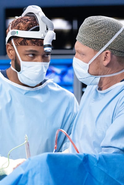 Winston and Owen Team Up -tall - Grey's Anatomy Season 19 Episode 11