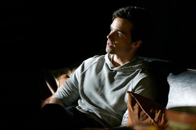 Taking a Break - Pretty Little Liars Season 5 Episode 12