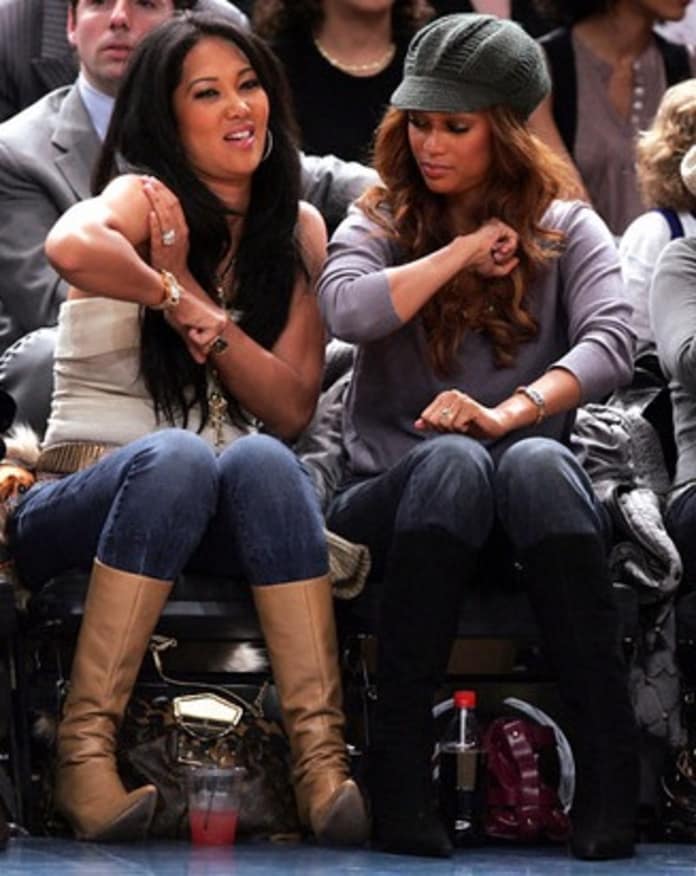 Tyra Banks Friends Hangin Courtside Tv Fanatic