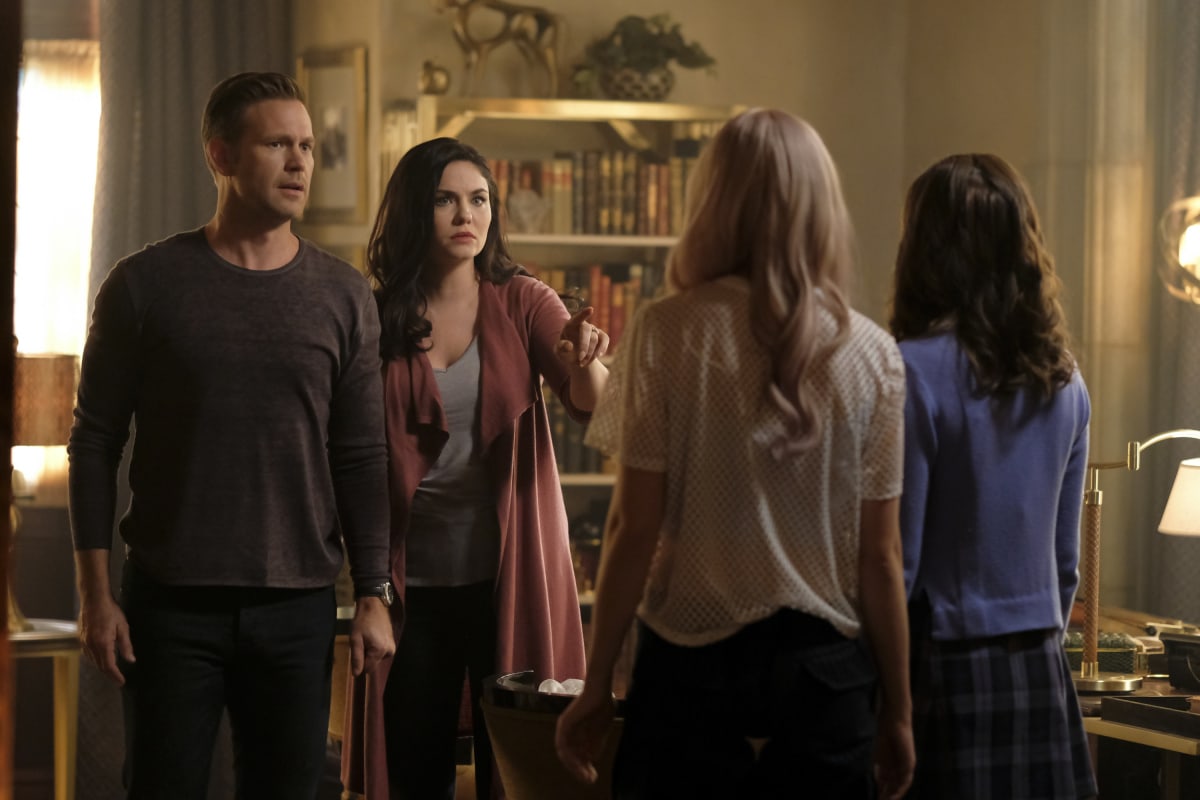 Alaric's New Look - Legacies Season 1 Episode 10 - TV Fanatic