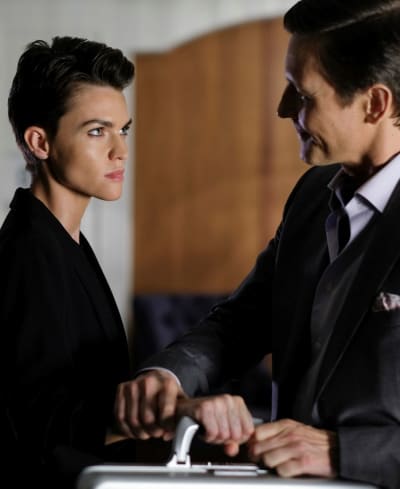 Kate and Tommy - Batwoman Season 1 Episode 3