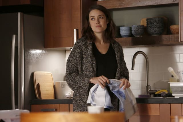 Liz finishes up some chores - The Blacklist Season 4 Episode 12
