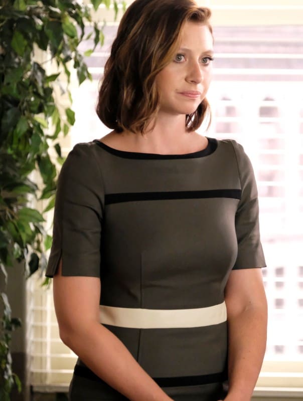 Madam Mayor - Tall - iZombie Season 5 Episode 1