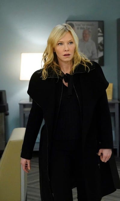 Going Undercover Again - Law & Order: SVU Season 21 Episode 16