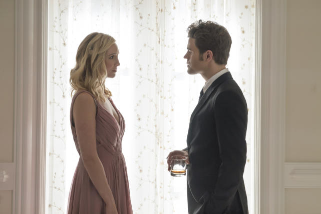 Stefan returns to mystic falls the vampire diaries season 8 epis