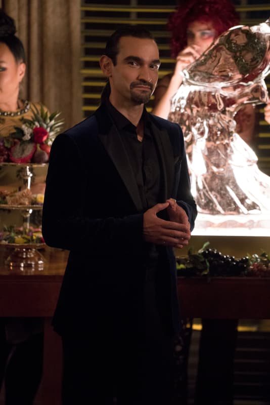 A familiar adversary shadowhunters s3e2