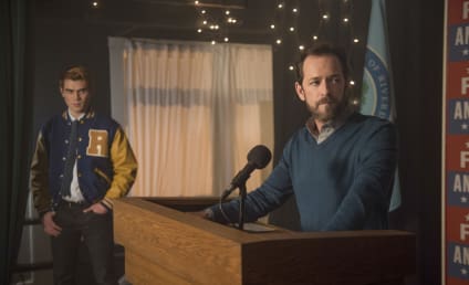 Riverdale Suspends Production Following Luke Perry's Death