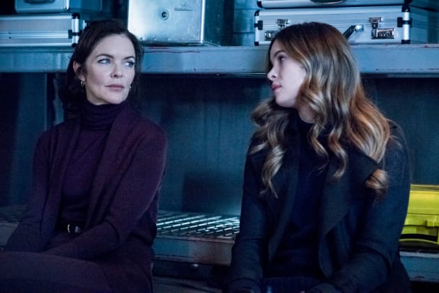 Snow Women Don't Always Agree - The Flash Season 5 Episode 19