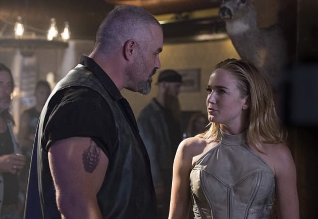 Not Giving Up - DC's Legends of Tomorrow Season 1 Episode 1