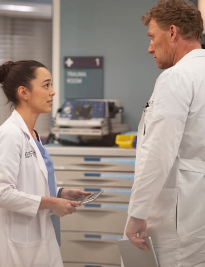 Yasuda and Hunt - tall - Grey's Anatomy Season 20 Episode 4