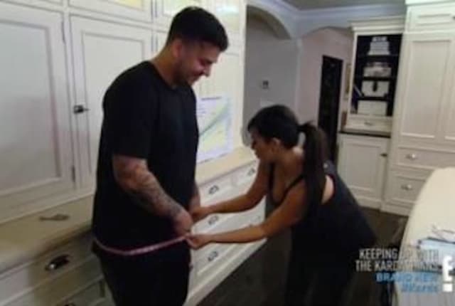 Watch Keeping Up With The Kardashians Season 8 Episode 2 Online Tv Fanatic