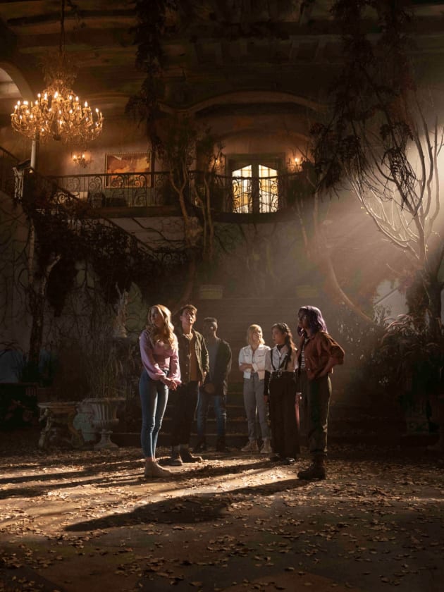 Crossover - Marvel's Runaways Season 3 Episode 8