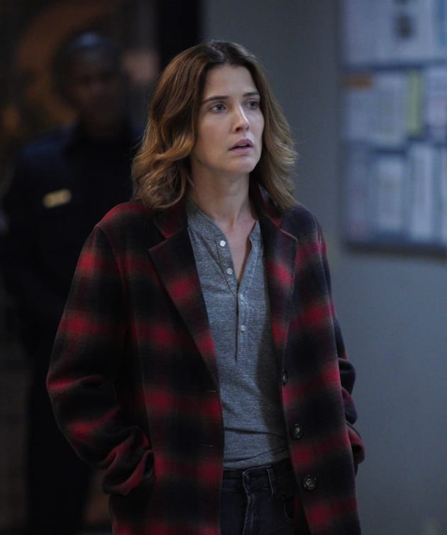 In Shock - Stumptown Season 1 Episode 8