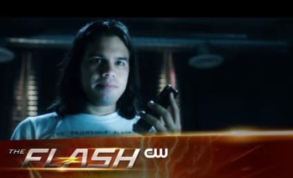 The Flash | Chronicles of Cisco: Vibe Ruins a T-Shirt!!