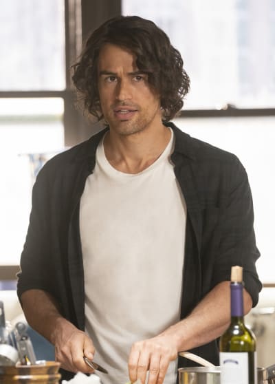 What's He Doing Here? - The Time Traveler's Wife Season 1 Episode 4