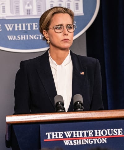 President Elizabeth McCord - Madam Secretary Season 6 Episode 1