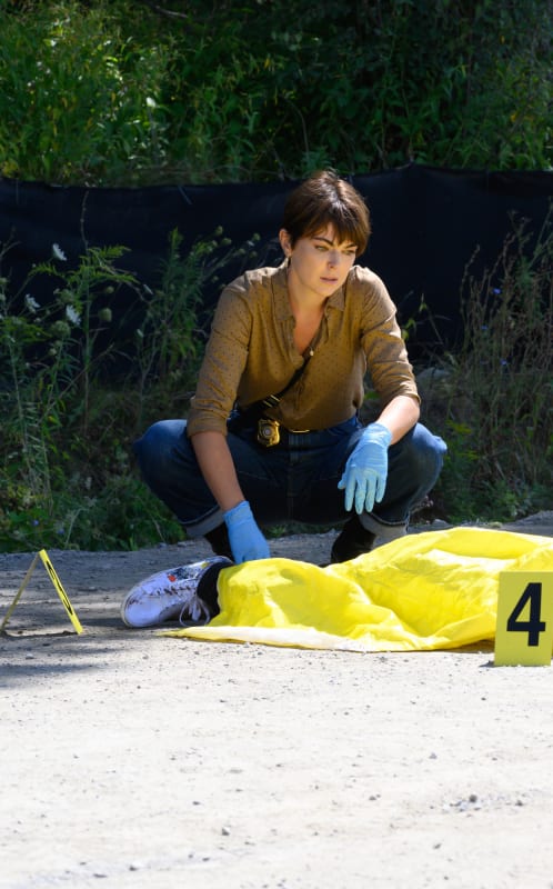 Something Doesn't Add Up - Coroner Season 2 Episode 2