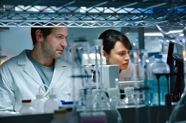 Is a Strigoi Killer Virus Possible? - The Strain Season 2 Episode 2
