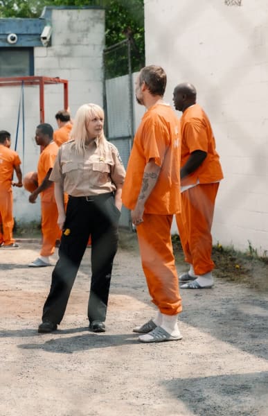 Chatting with Her Inmate - Bad Romance