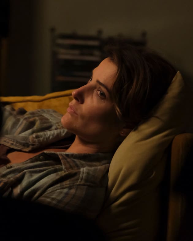 With Just One Look - Stumptown Season 1 Episode 2