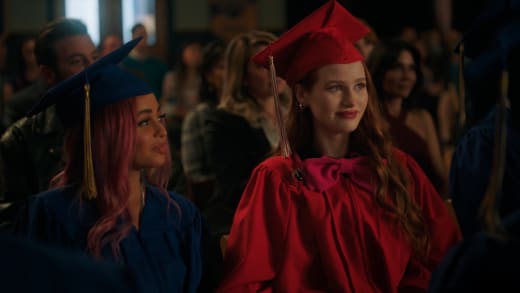Cap & Gown - Riverdale Season 5 Episode 3