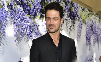 Ashley Williams, Ryan Paevey to Star in Hallmark’s Two Tickets to Paradise