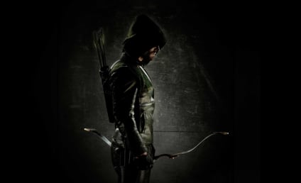 Stephen Amell as The Green Arrow: First Look!
