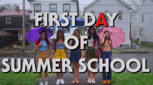 Primer día de escuela de verano - Pretty Little Liars: Escuela de verano Temporada 1 Episodio 2