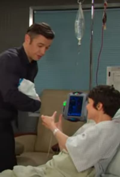 Sarah Needs The Hospital - Days of Our Lives