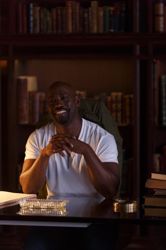 Still Smiling - Lucifer Season 2 Episode 3