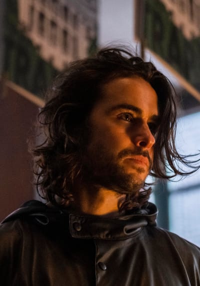 Yorick Ponders - Y: The Last Man Season 1 Episode 5
