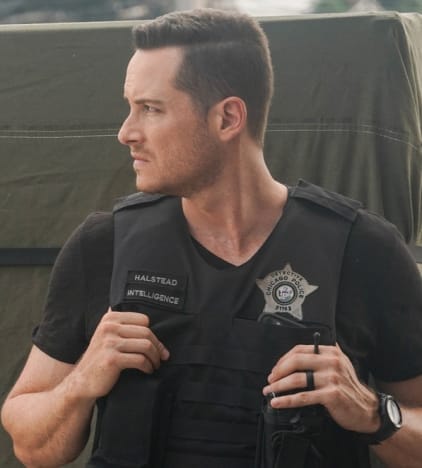 Pending Departure -tall - Chicago PD Season 10 Episode 2