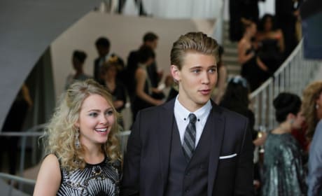 The Carrie Diaries': Recreating a Fashion Icon – The Hollywood