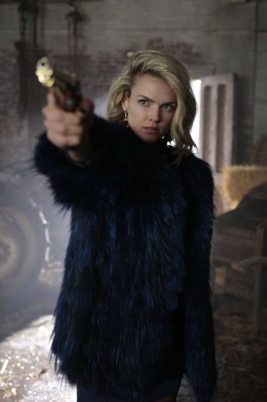 Gotham 17 Times Barbara Kean Knocked Us Out With Her Style Tv Fanatic