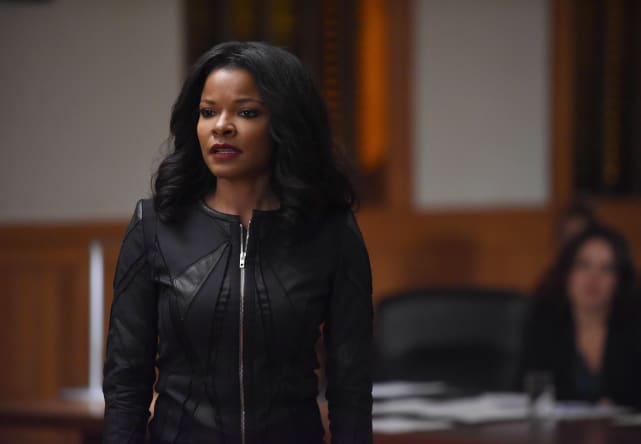 Queen of Fashion - Lethal Weapon Season 1 Episode 12