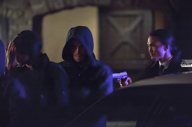 At Gunpoint - Arrow Season 3 Episode 14