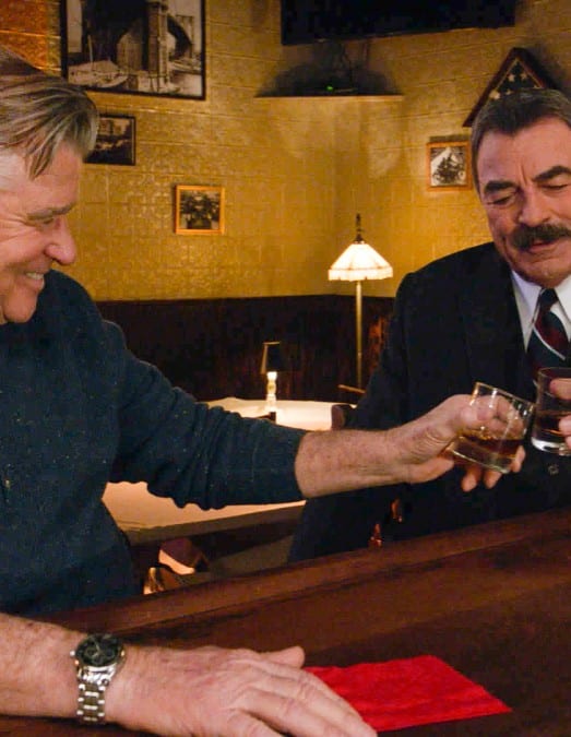 (TALL) Reunited With an Old Friend - Blue Bloods Season 9 Episode 17