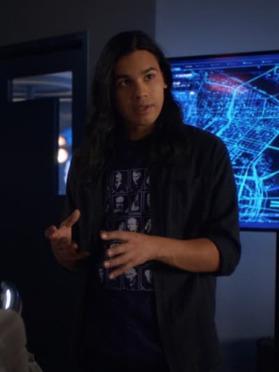 Cisco - The Flash Season 7 Episode 3