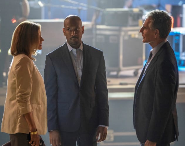 Cracking a Cold Case - NCIS: New Orleans Season 5 Episode 5