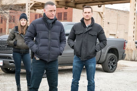In the Field - Chicago PD Season 7 Episode 20
